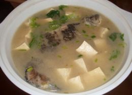 豆腐鯽魚
